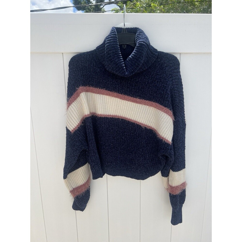 MM by My Michelle Women's Medium Chunky Knit Cropped Cowlneck Sweater Boxy